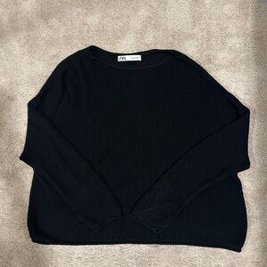 Zara Women's Black Crew Neck Sweater